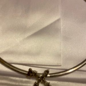 Omega white good necklace